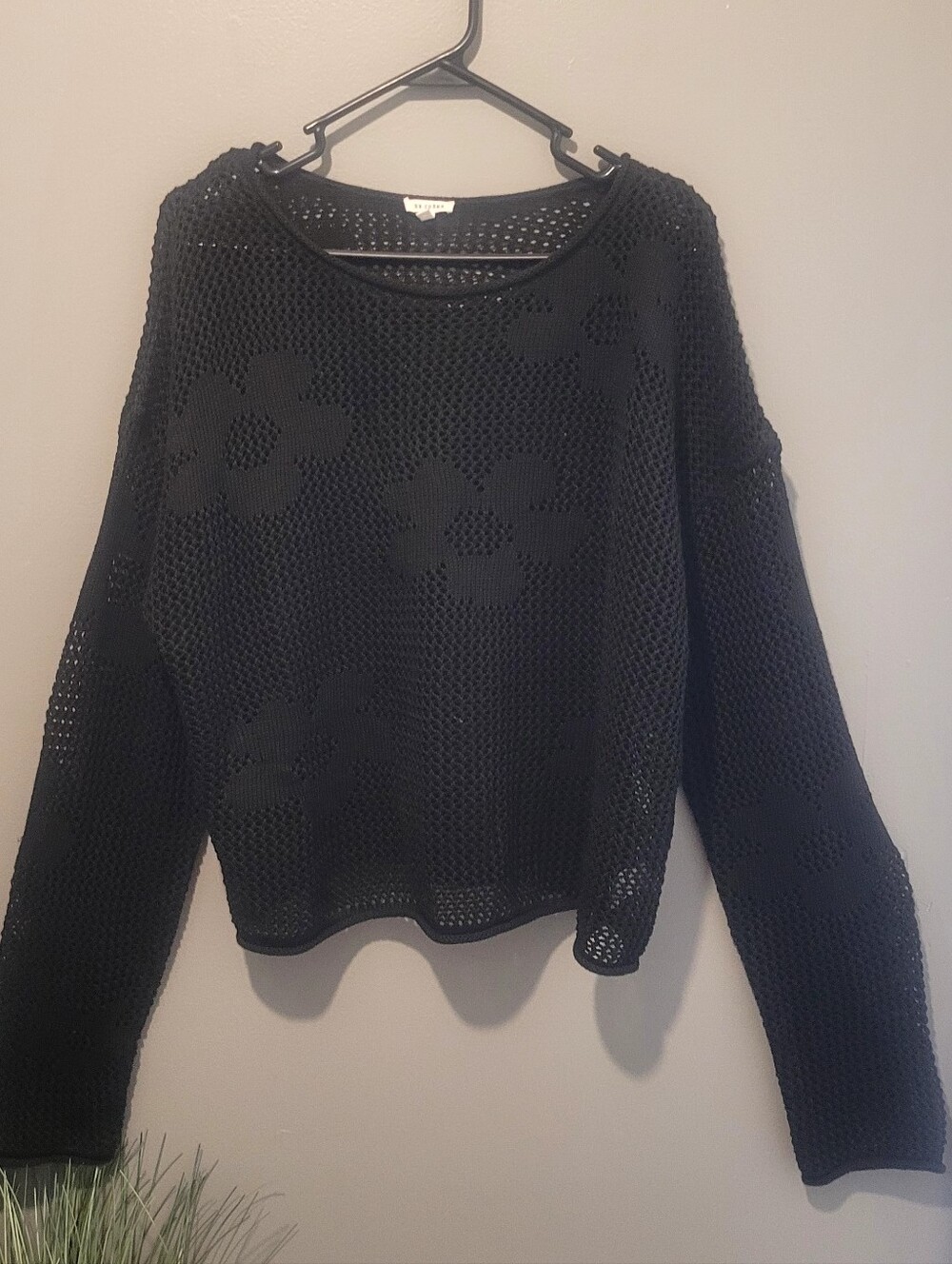 En Creme Black Floral Open Crochet Knit Sweater Sz L